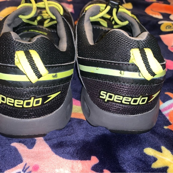 Men’s Speedo water shoe like new! Size 8 - Picture 3 of 6